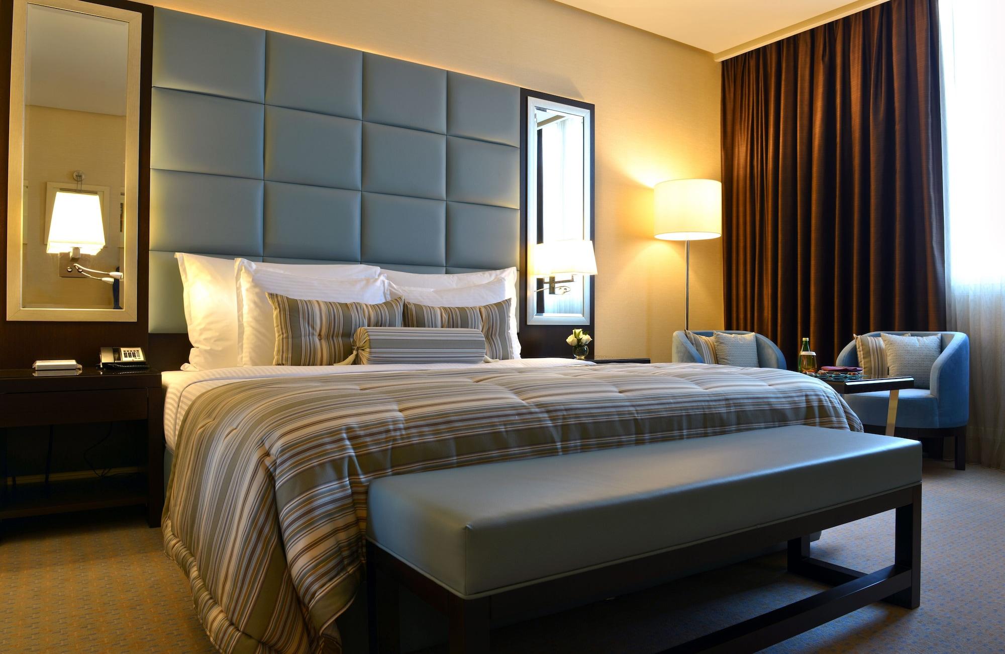 Millennium Hotel & Convention Centre Kuwait Кувейт Экстерьер фото A bedroom at the hotel