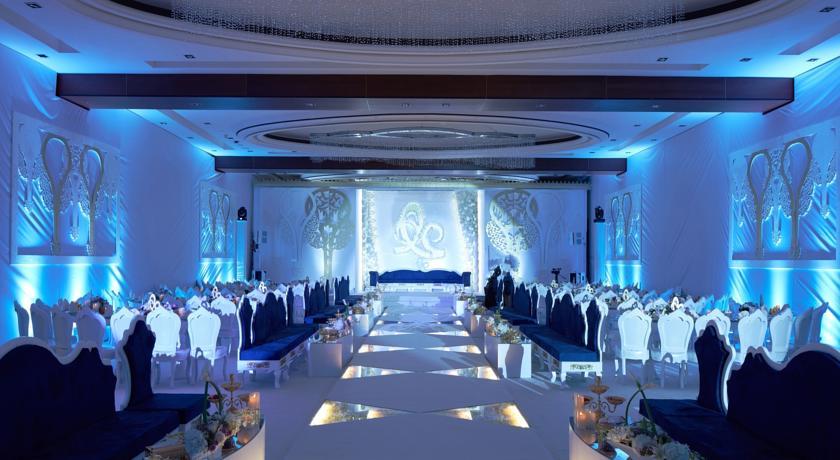 Millennium Hotel & Convention Centre Kuwait Кувейт Экстерьер фото The ballroom at the Jumeirah Atlantis