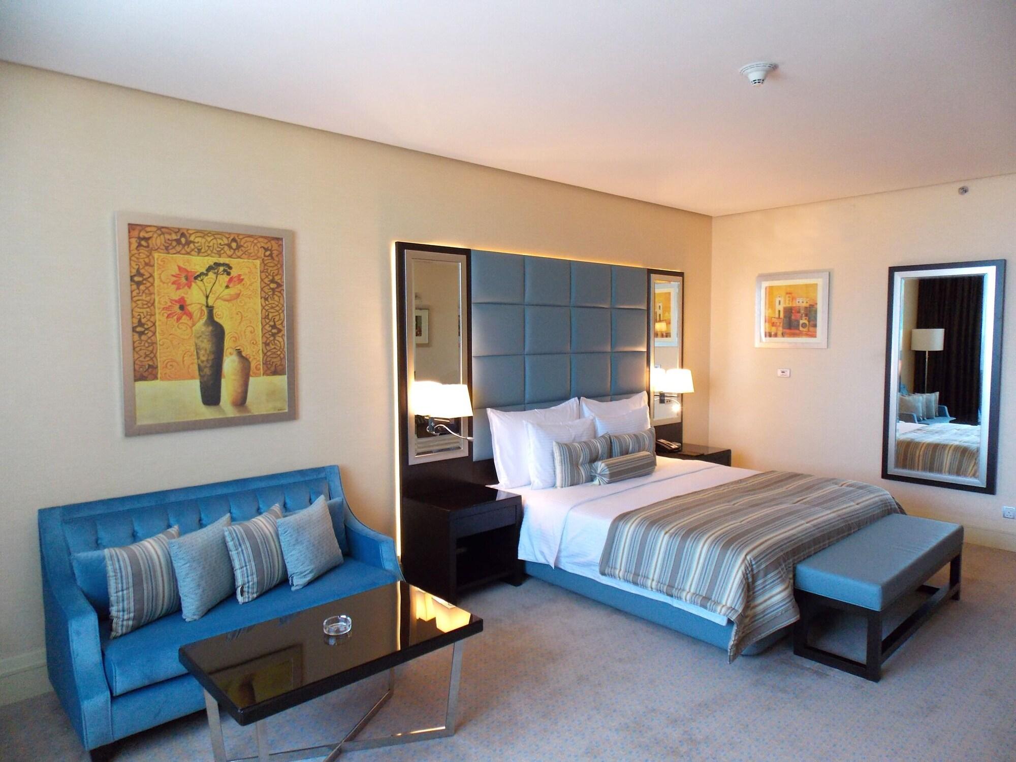Millennium Hotel & Convention Centre Kuwait Кувейт Экстерьер фото A bedroom at the hotel