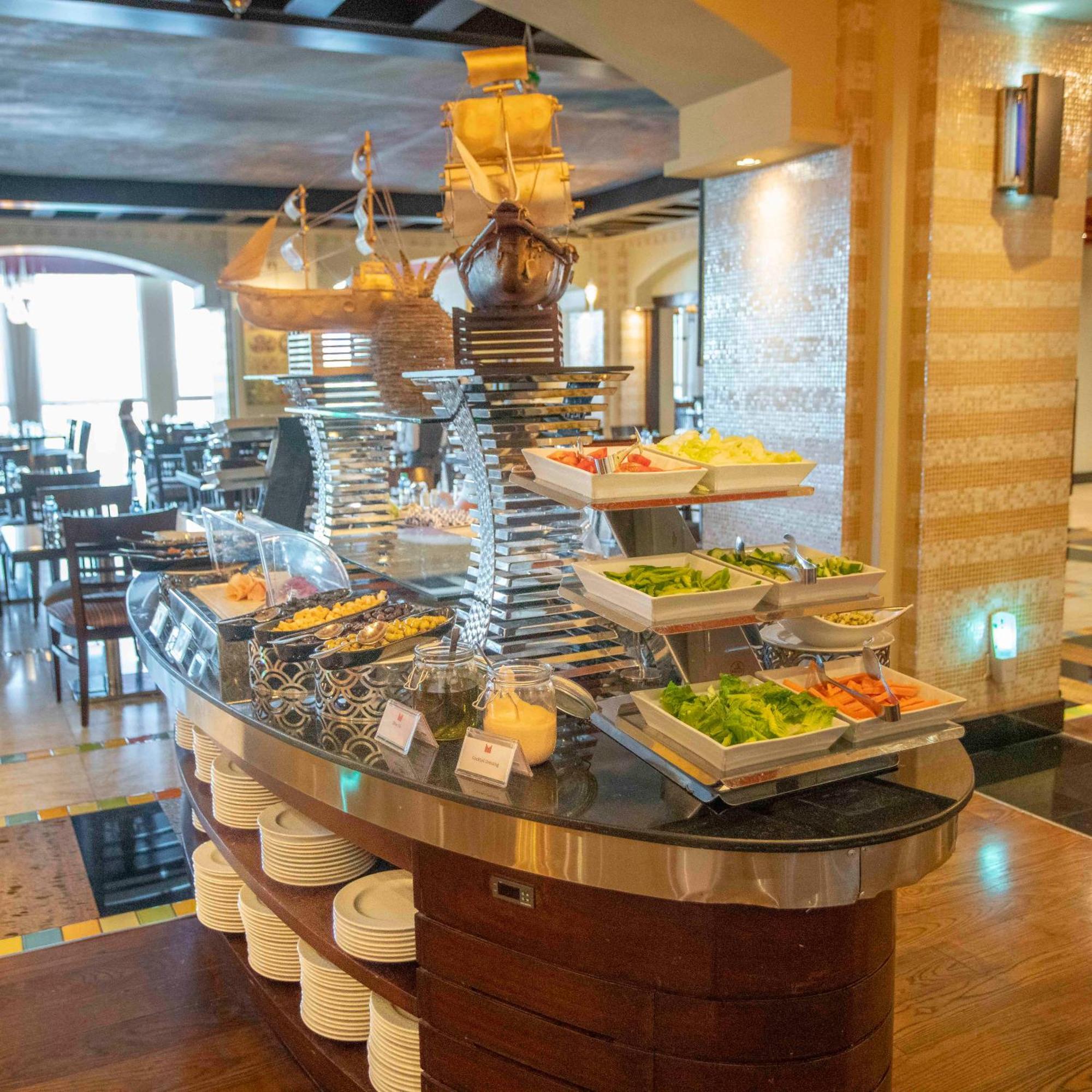 Millennium Hotel & Convention Centre Kuwait Кувейт Экстерьер фото A salad bar