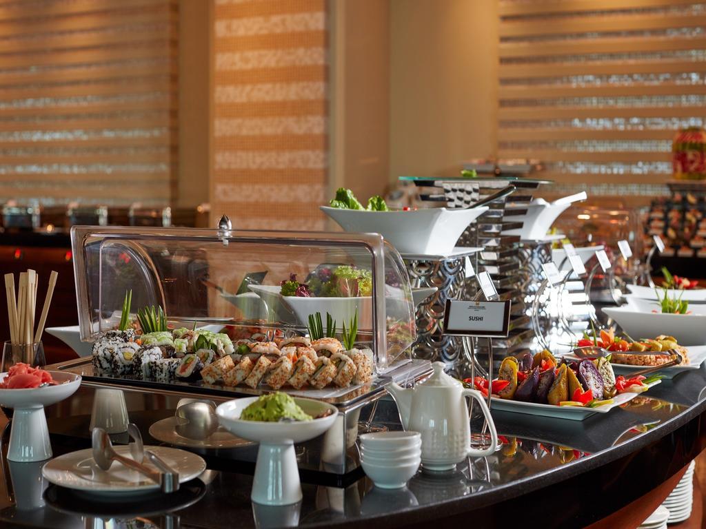 Millennium Hotel & Convention Centre Kuwait Кувейт Экстерьер фото A buffet at a hotel