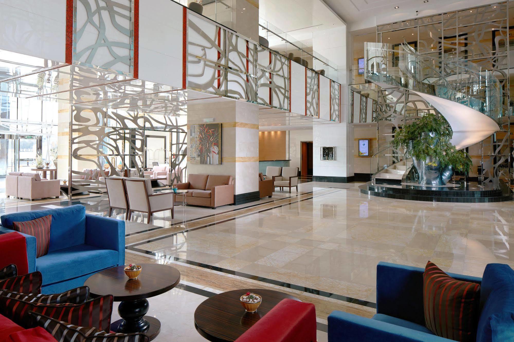 Millennium Hotel & Convention Centre Kuwait Кувейт Экстерьер фото Lobby