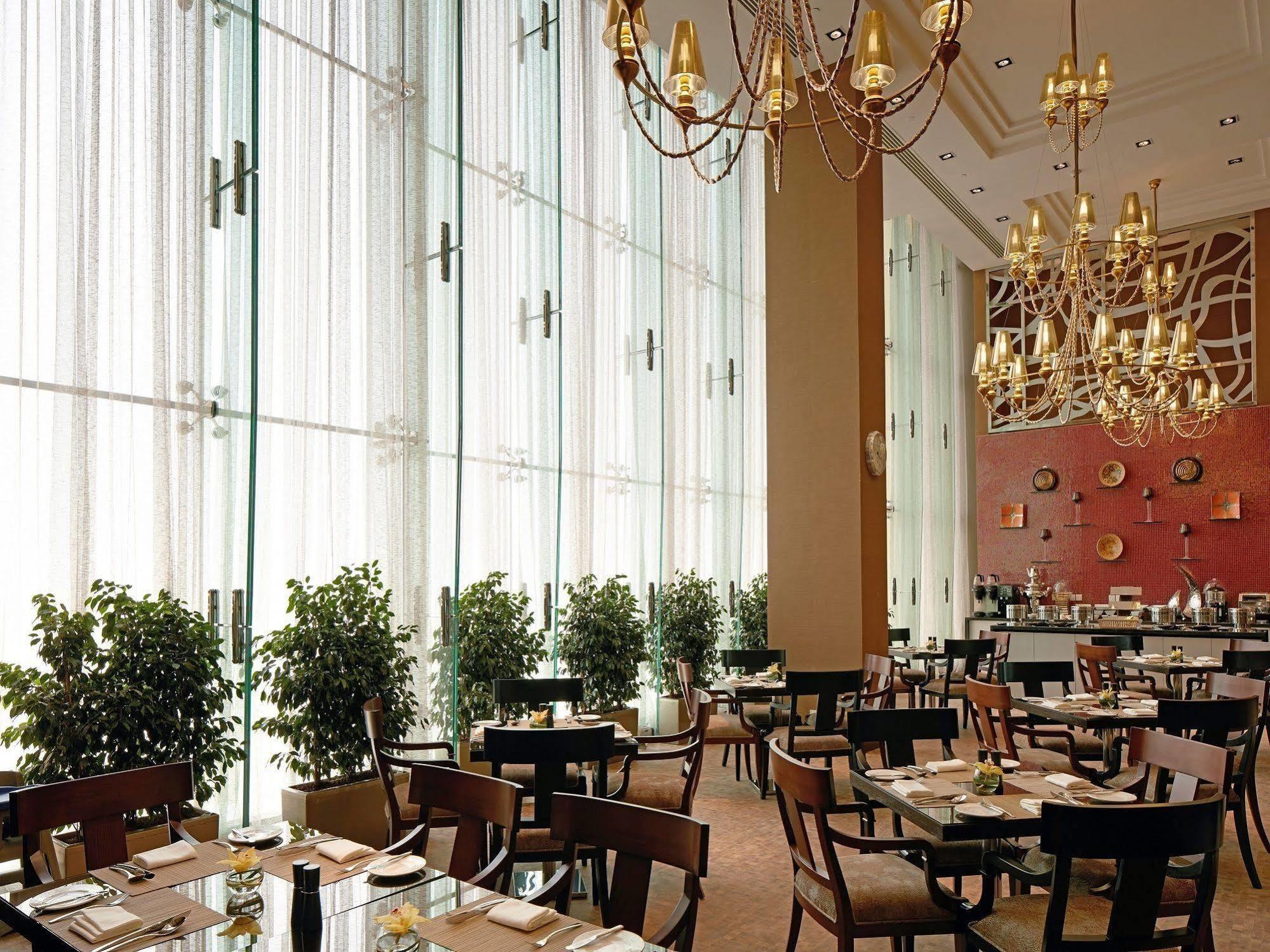 Millennium Hotel & Convention Centre Kuwait Кувейт Экстерьер фото The restaurant